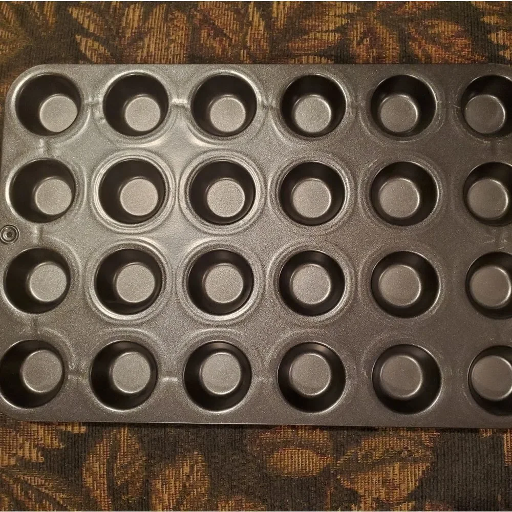 Pampered Chef Mini Muffin Pan #8